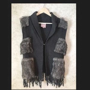 Romeo and Juliet Couture Gray Knit  Faux Fur Vest